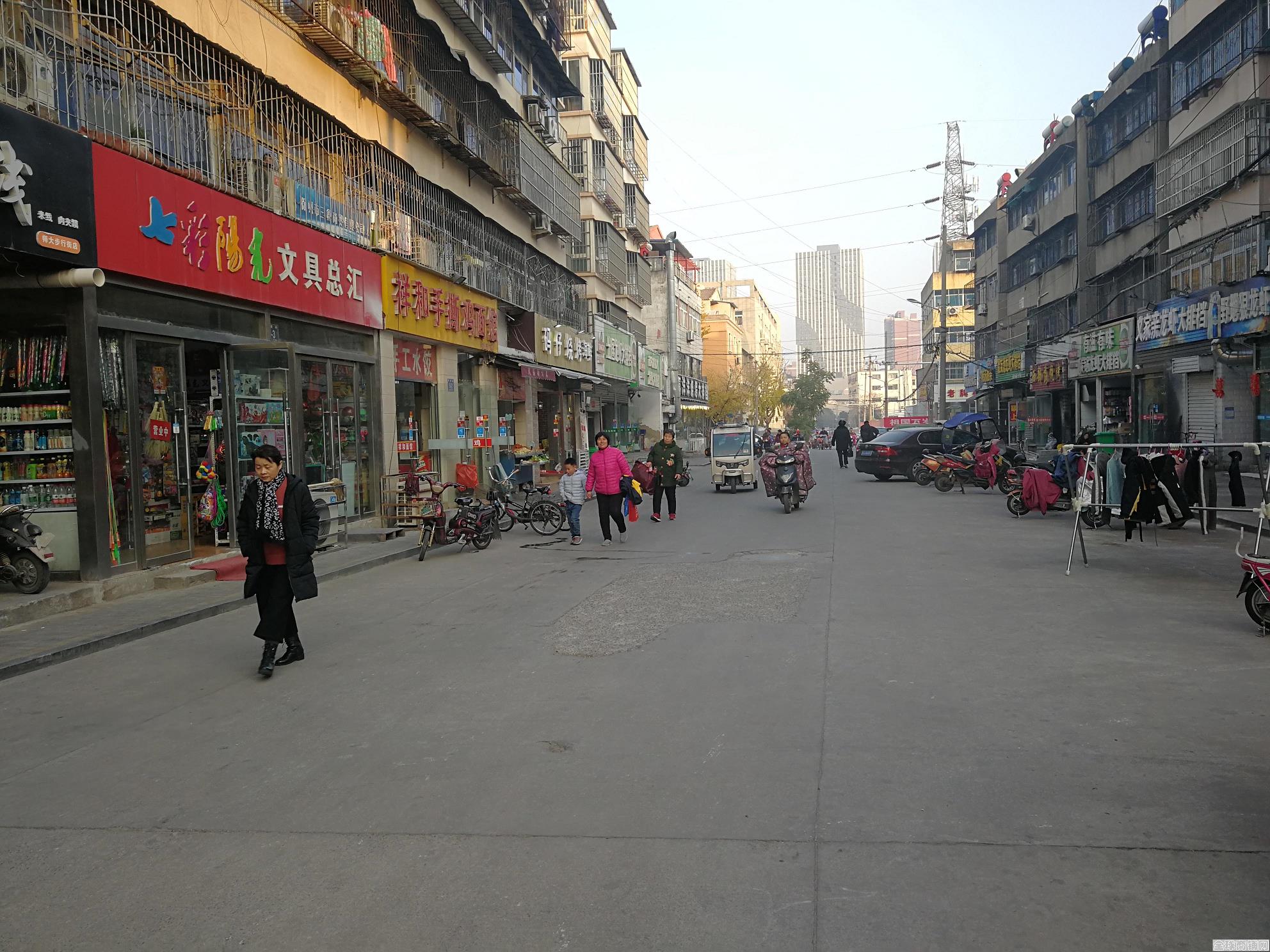 (转铺网)铜山师大步行街旺铺吉转-徐州商铺生意转让